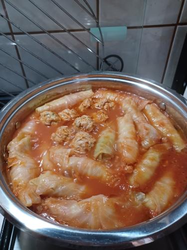 Csirkehúsos töltike édes káposztából.