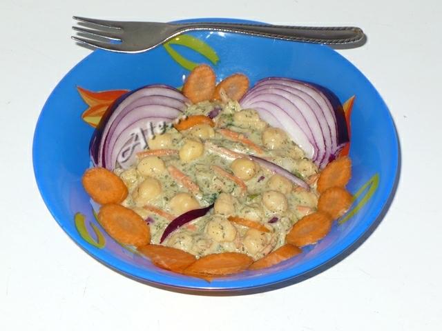 Csicseriborsó-saláta