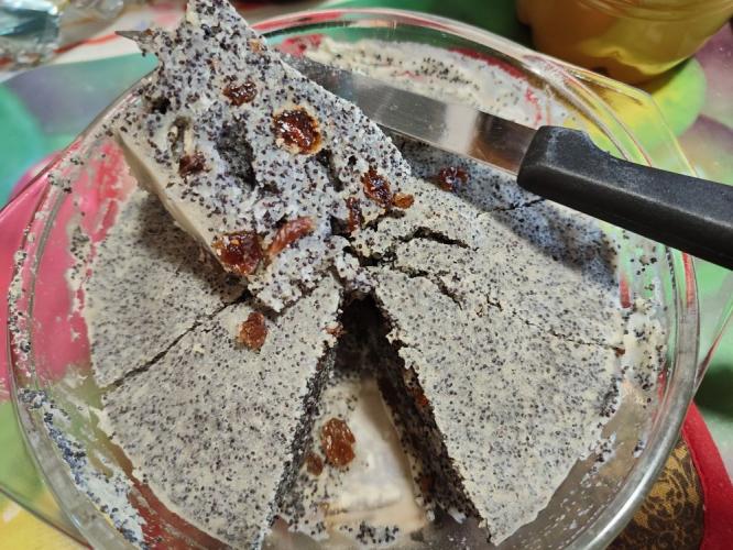 Mikrós mákos mazsolás