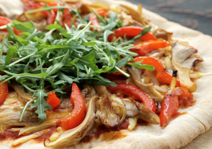 Vegán mediterrán pizza